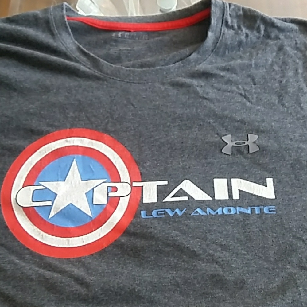 Under armour tee shirt